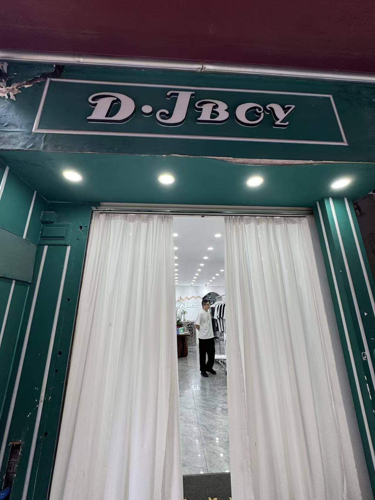 D•JBcY