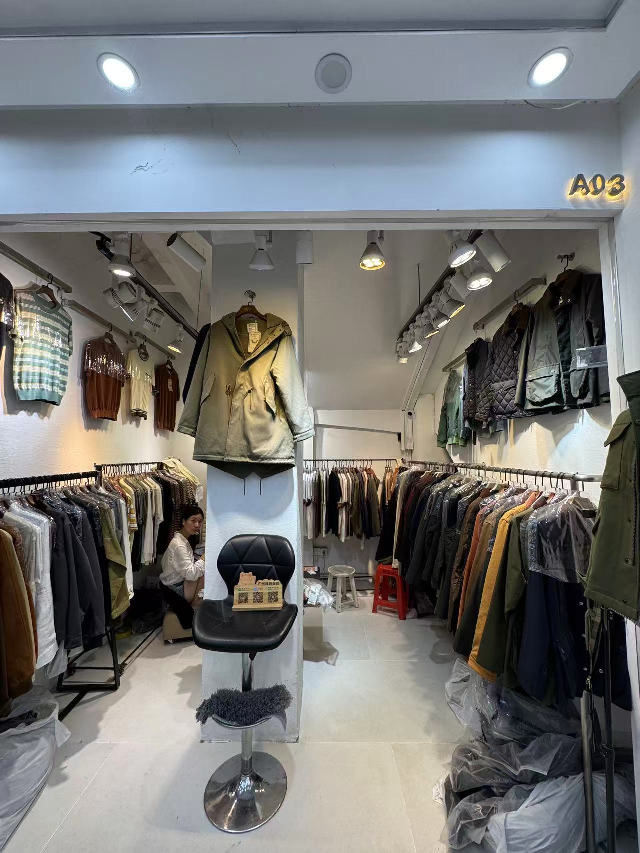 A&乖，摸摸头(十三行复古男装厂家)