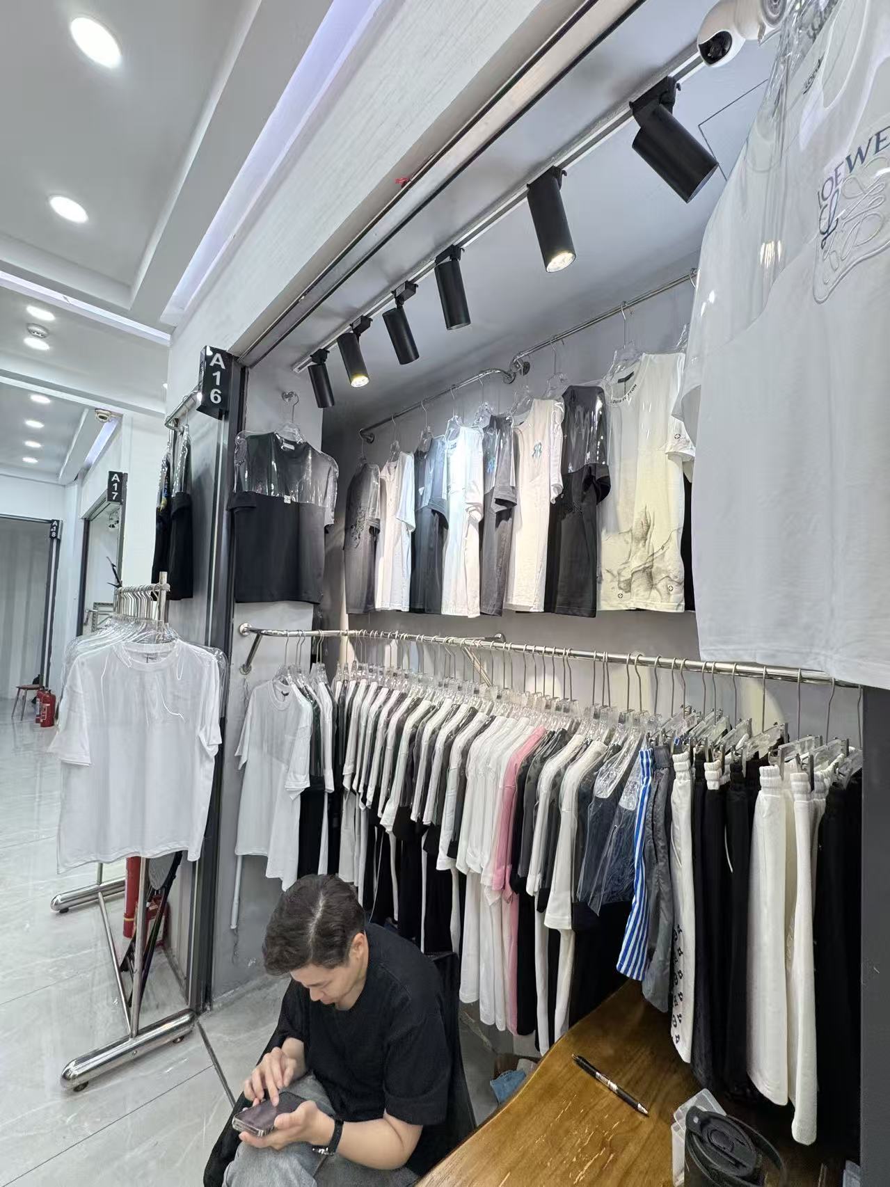E 潮牌 先付后配