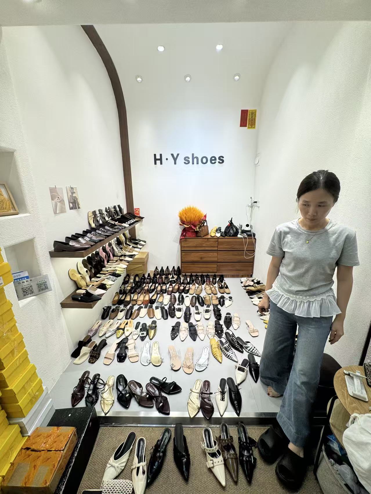 H• Y shoes