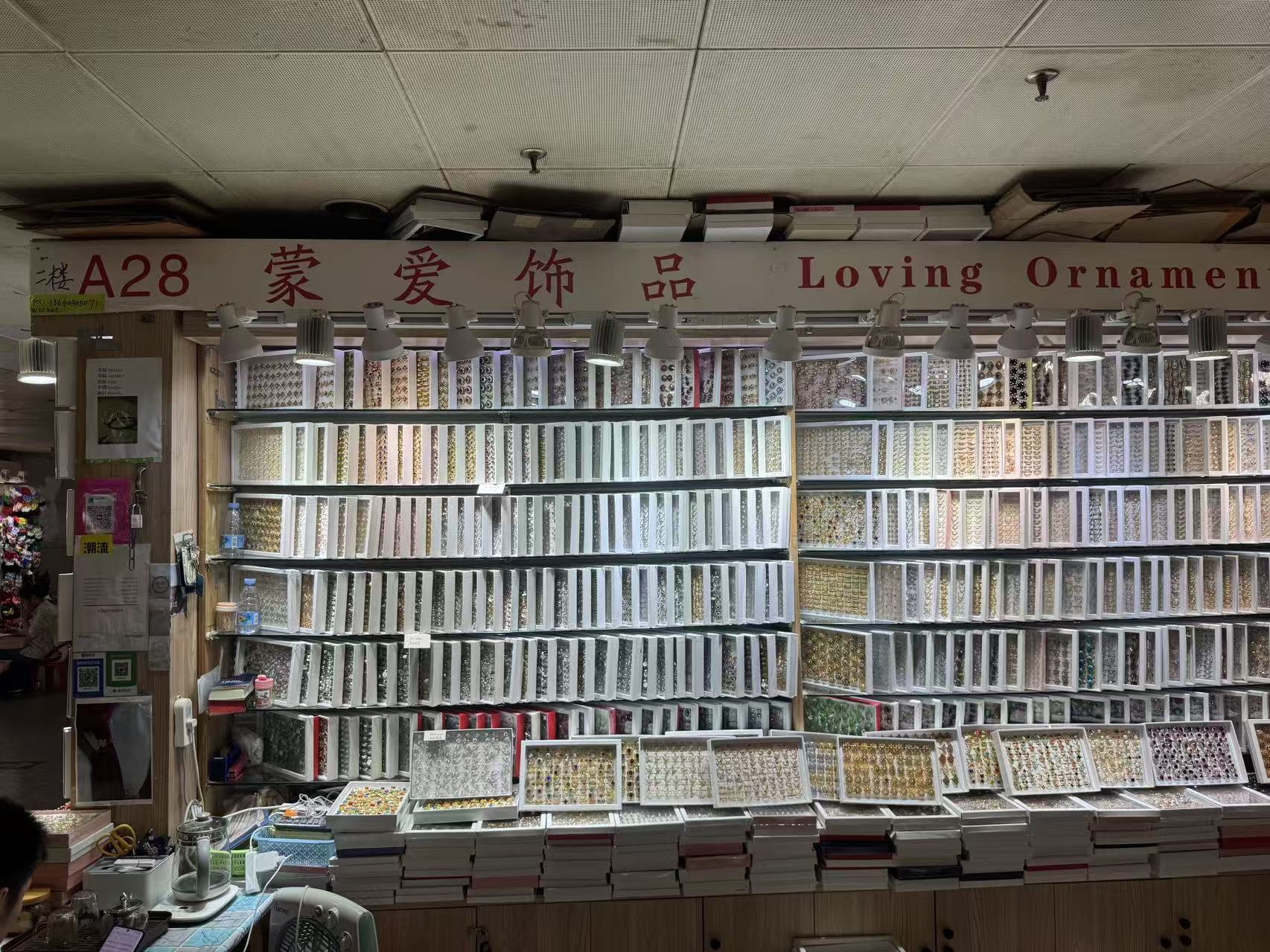 蒙 爱饰品