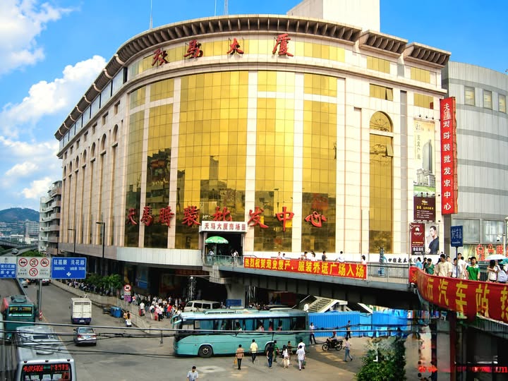 CHỢ THỜI TRANG THIÊN MÃ QUẢNG CHÂU "A ĐẨU KHÔNG THỂ NÂNG ĐỠ"